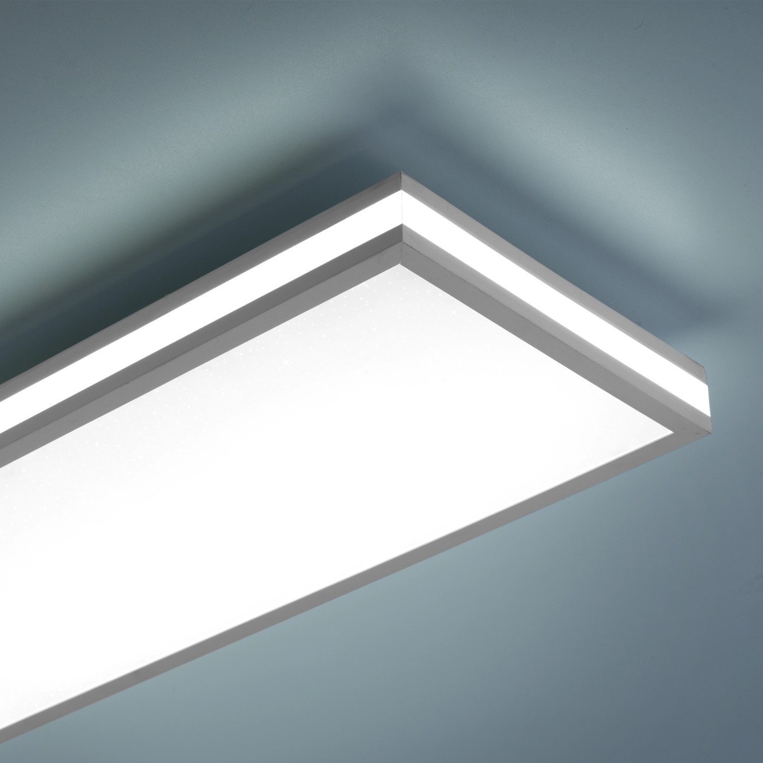 Weißes, dimmbares Just Light LED-Panel Mario, 100x25 cm, mit Farbwechsel für Deckenmontage.