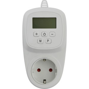 Weiße Thermoschaltsteckdose Infrae mit Display zur Temperaturregelung für elektrische Heizgeräte.