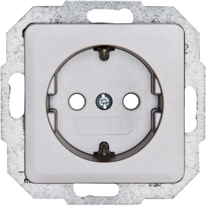 Kopp Steckdose Milano Stahl, 1-fach mit erhöhtem Berührungsschutz.