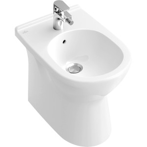 Villeroy & Boch O.Novo Standbidet in Alpinweiß mit Armatur. Modernes Design für das Badezimmer.