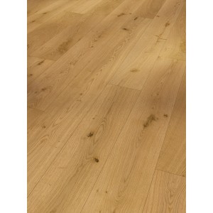 Parador Parkett Eiche Soave Natur, matt lackiert. Holzstruktur mit Astlöchern und Maserung.