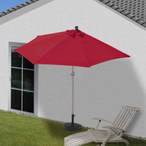 Halbrunder, bordeauxroter Sonnenschirm (2,7 m) mit Ständer für Balkon oder Terrasse.