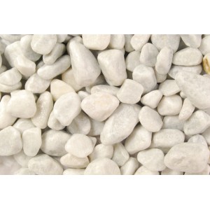 Weiße Marmor Zierkiesel Carrara, 25-40mm, im PE-Sack. Ideal für Garten und Landschaft.