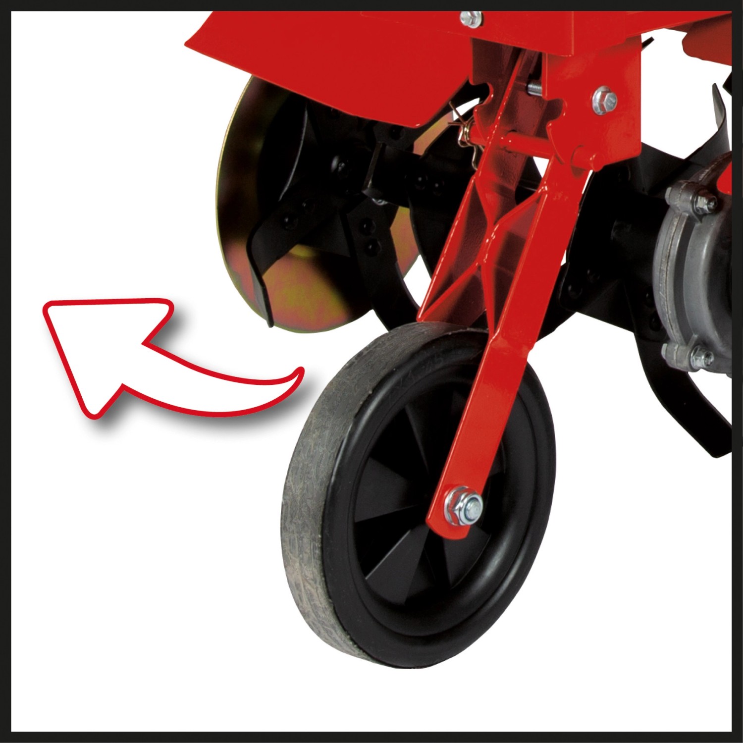 Detailaufnahme der Einhell GC-MT 2560 LD Benzin-Motorhacke mit Rad und Hackmessern.