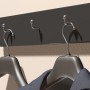 Anwendung von Fischer 320 Kilo Kleber: Kleben von Garderobe an Wand.
