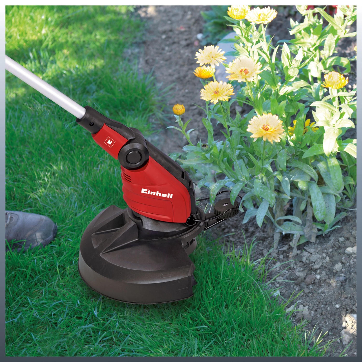 Einhell GC-ET 4530 Elektro Rasentrimmer Set zum Trimmen von Rasenkanten und schwer zugänglichen Stellen.