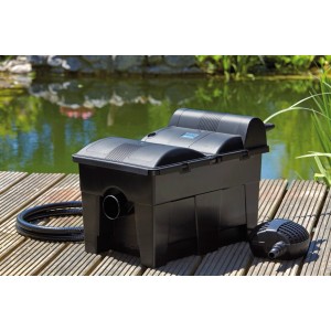 Oase BioSmart Set 14000: Durchlauffilter-Set mit Pumpe und Schlauch für Teiche bis 14m³.