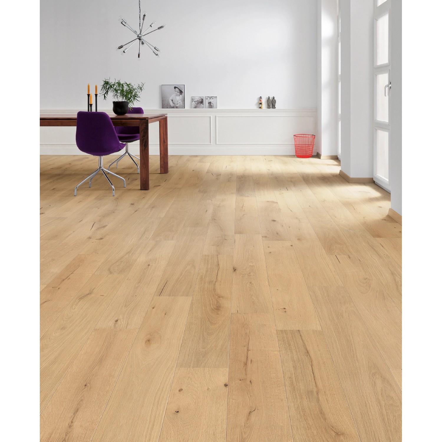 Helle Living by HARO Landhausdiele Eiche Parkett mit Naturöl-Finish im Wohnraum.