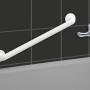 Weißer Wenko Wandhaltegriff Secura (64,5 cm) im Badezimmer montiert.