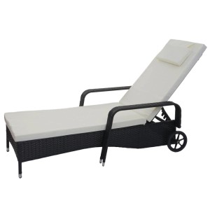 Anthrazitfarbene Poly-Rattan Sonnenliege Cesena mit beigen Kissen und verstellbarer Rückenlehne.