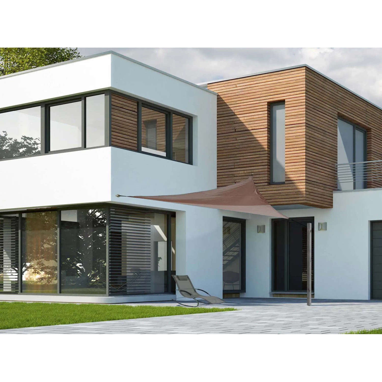 Khaki Sonnensegel Neptun Beach, dreieckig, 360 cm, montiert an einem modernen Haus.