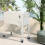 Beige Best Icy Kühlbox auf Rädern mit Flaschenöffner und 4 Rollen. Perfekt für Garten, Terrasse und Grillpartys.