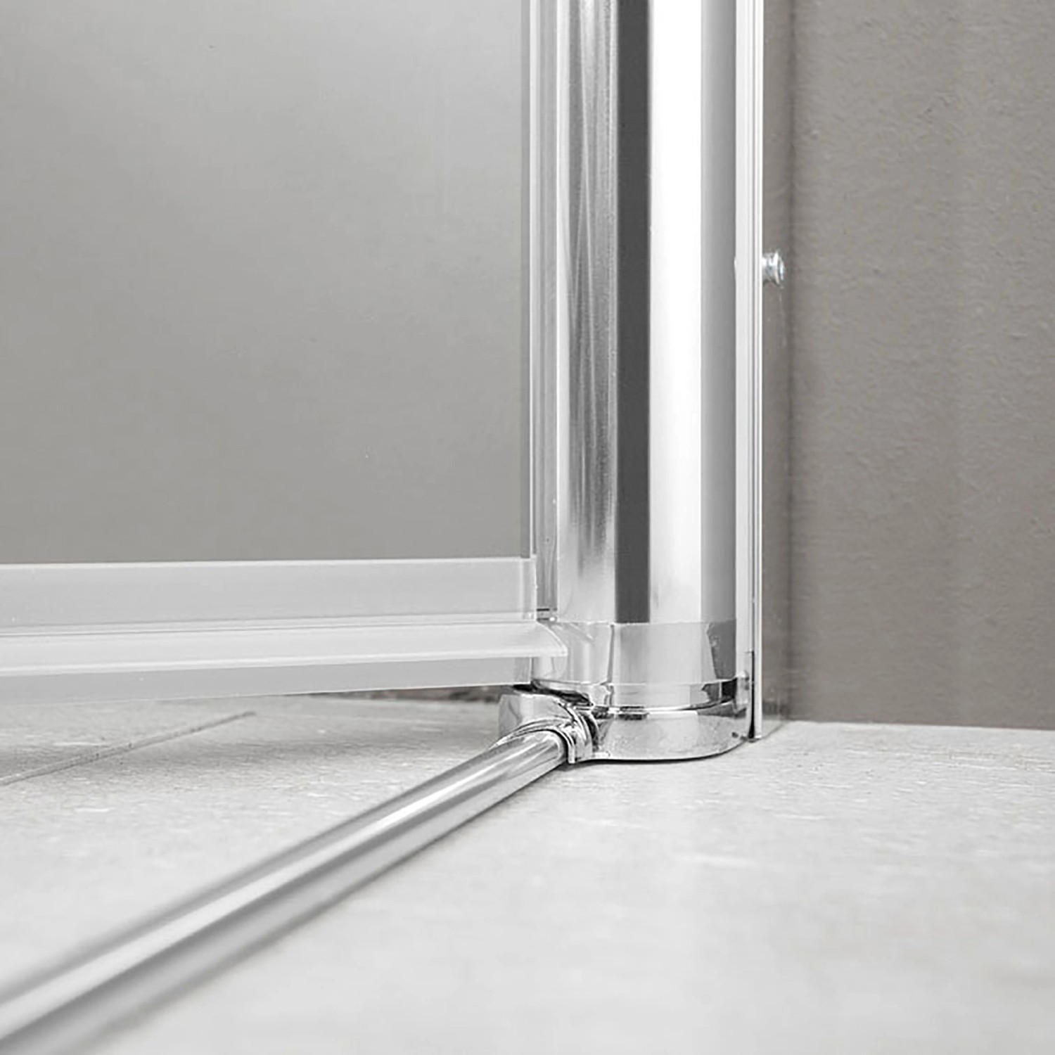 Detailaufnahme: Breuer Elana Drehtür links, 100 cm, mit Hebe-Senkmechanismus und Klarglas.