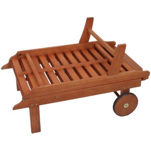 Zusammengeklappte, fahrbare Sonnenliege Palm Springs aus geöltem Eukalyptusholz.