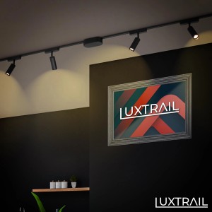 Brilo Luxtrail LED Schienensystem Starter-Set, schwarz, mit vier schwenkbaren Spots.