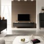 Selsey Sideboard Bemmi 150 cm schwarz mit schwarzen Beinen. Moderne Kommode mit drei Türen im Wohnzimmer.