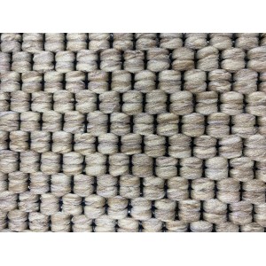 Detailaufnahme: Lichtbeige Stufenmatte Natura, 65x28 cm, gewebte Textur.