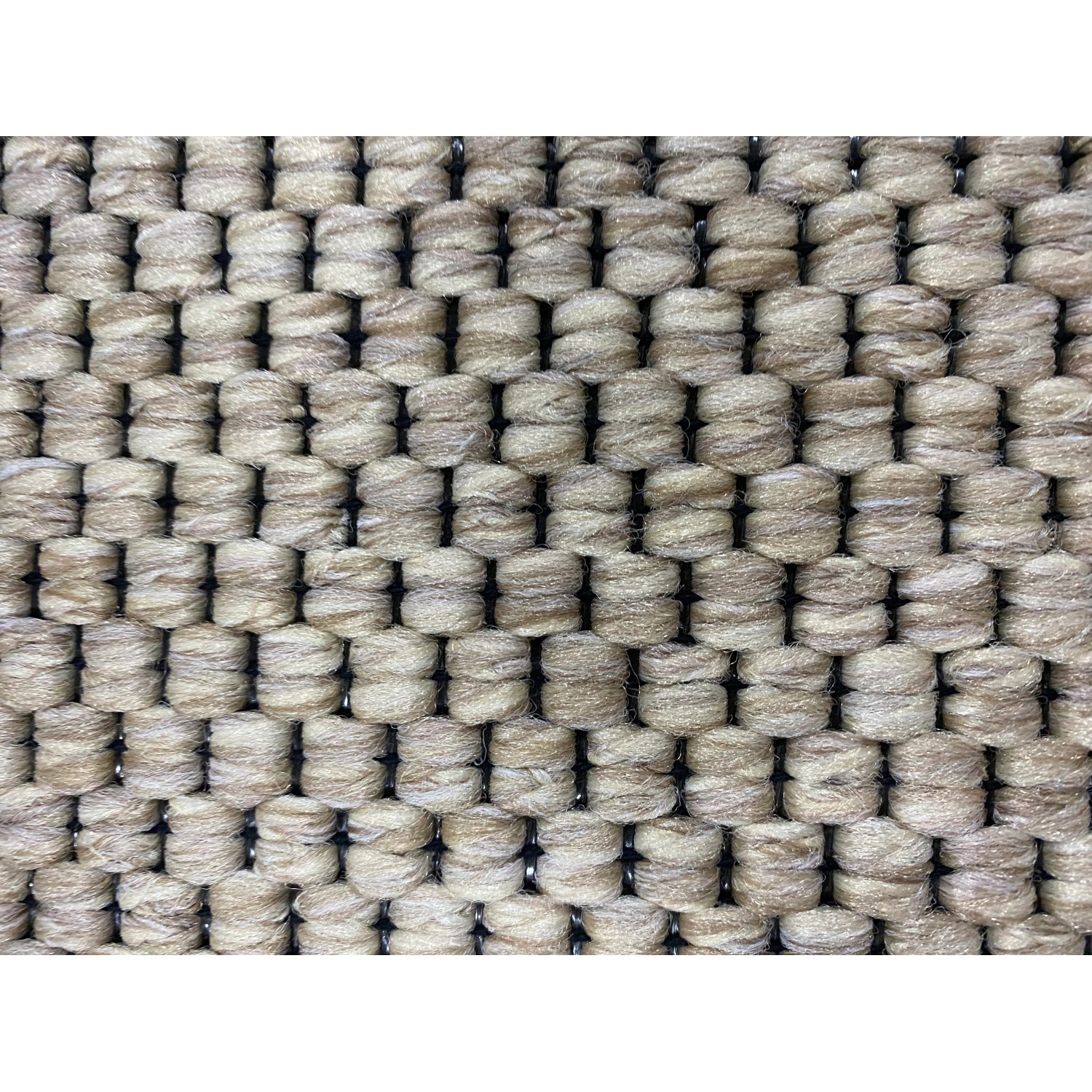 Detailaufnahme: Lichtbeige Stufenmatte Natura, 65x28 cm, gewebte Textur.