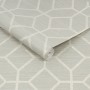 Boutique Vliestapete Asscher Geo Sage mit geometrischem Muster in Grün- und Beigetönen.