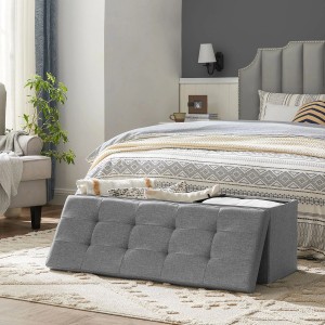 Graue Songmics Sitzbank mit Stauraum (110 cm) im Schlafzimmer. Schuhbank mit Stauraum.