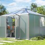 Vitavia Gerätehaus Universum Alu 10,2 m² mit geöffneten Türen im Garten.