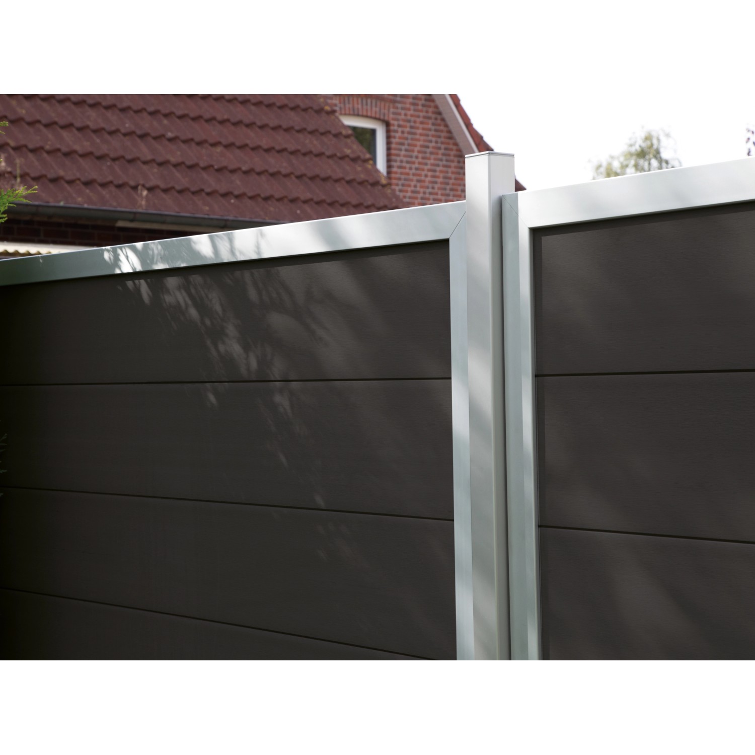 GroJaViento Zaunelement, anthrazitgrau, 180x180 cm, mit silbernem Rahmen. Sichtschutzzaun für den Garten.