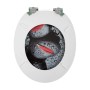Weißer ovaler Sinobath WC-Sitz mit Absenkautomatik. Zen Wellness Motiv: dunkle Oberfläche, Wassertropfen, rote Blütenblätter.