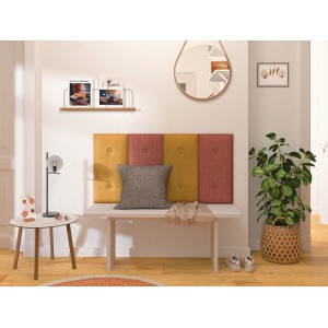 Wandkissen Rechteck 60x30 cm Terracotta als Wandpaneel hinter Bank im Flur.