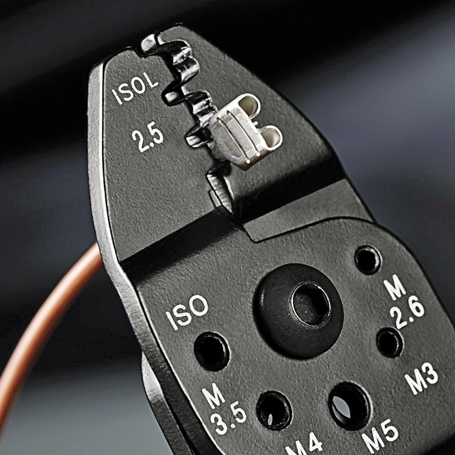 Knipex Crimpzange, schwarz, 240mm, Detailaufnahme der Crimp- und Abisolierbereiche.