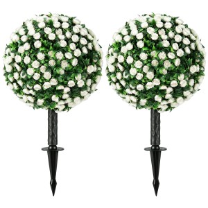 Zwei weiße HOMCOM künstliche Rosenkugeln auf schwarzen Spießen, 55 cm hoch, für Garten und Deko.