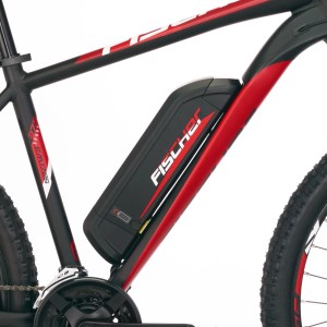Detailaufnahme: Schwarzes Fischer E-Bike Mountainbike Montis EM 1726 mit Akku.