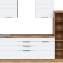 Moderne Küchenzeile in Weiß und Wotaneiche, 330 cm breit, ohne Elektrogeräte.