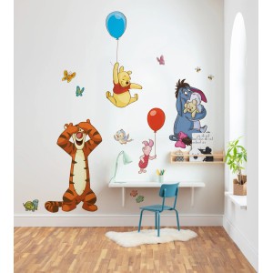 Selbstklebende Winnie Puuh Fototapete im Kinderzimmer mit Tigger, I-Aah und Ferkel.