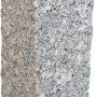 Graue Naturstein Palisade (50x10x10 cm) zur Beet- und Wegeinfassung.