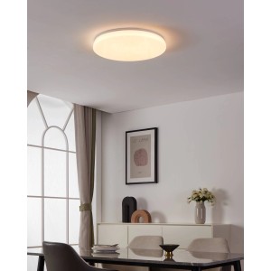 Weiße, runde Eglo LED-Deckenleuchte Totari-Z mit Kristalleffekt, Ø 53 cm, im modernen Wohnraum.