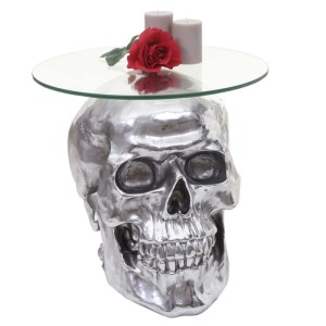 Silberner Beistelltisch Totenkopf mit Glasplatte, 52x55x55 cm. Wohnzimmertisch im auffälligen Design.
