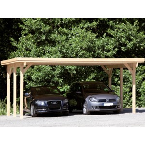 KVH-Doppelcarport Usedom, lasiert in Pinie, mit zwei geparkten Autos.