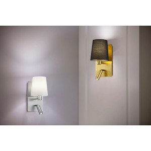 Goldene Trio Wandleuchte Marriot mit Leselampe, Stoffschirm und LED-Spot für Schlafzimmer.