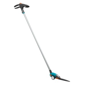 Gardena Comfort Grasschere mit Langstiel (117 cm) für bequemes Schneiden von Rasenkanten.