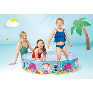 Intex Kinderpool Duckling Snapset Pool mit Kindern und Mutter im Garten.