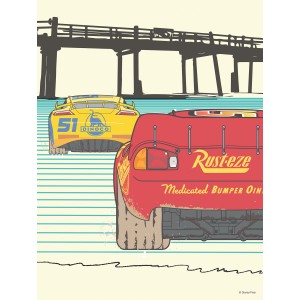 Komar Wandbild Cars Strong Together, 30x40cm, zeigt Lightning McQueen und Cruz Ramirez vor einer Brücke.