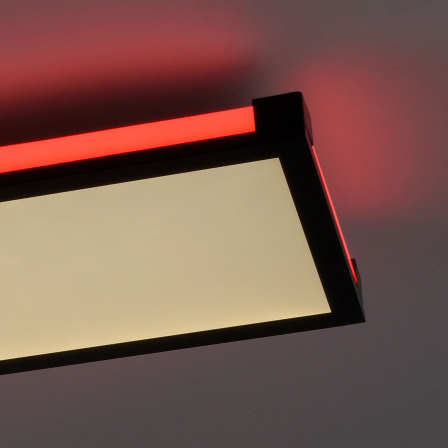 LED-Deckenleuchte Mario Schwarz, 100x25cm, mit RGB-Beleuchtung.