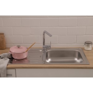 Respekta Edelstahlspüle Riverside 100x50 cm mit Abtropffläche und Armatur in moderner Küche.