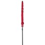 Geschlossener, roter Doppler Strandschirm Windprofi Neo 200 mit schwarzem Gestell.