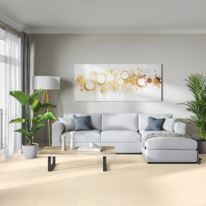 Helle, matte Bodenfliese aus Feinsteinzeug (60x120 cm) im Wohnraum verlegt.