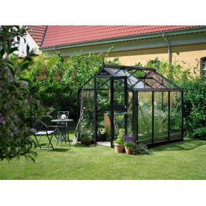 Juliana Gewächshaus Compact 5 Anthrazit, 5 m², im Garten. Begehbares Gewächshaus mit Glas und Aluminiumrahmen.