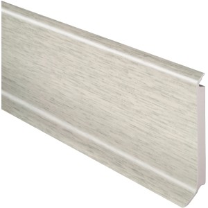 Helle, graue Sockelleiste mit Hartschaumkern, 60 mm hoch, für den Innenbereich.