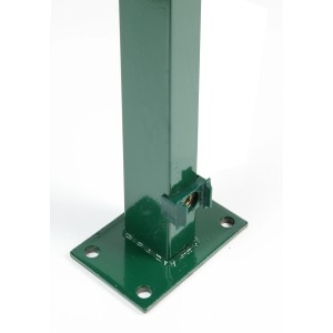 Grüner Floraworld Zaunpfosten mit Bodenplatte, geeignet für Zaunbau und Sichtschutz.