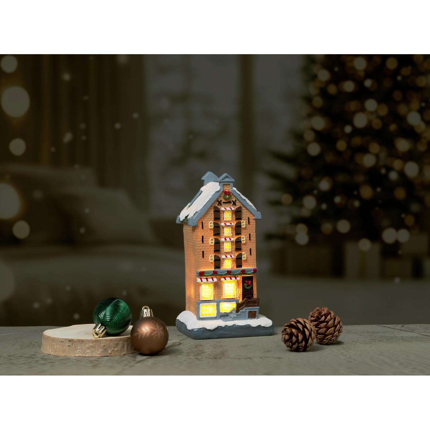 Deko-Weihnachtshaus mit LED-Beleuchtung 4-fach sortiert kaufen bei OBI