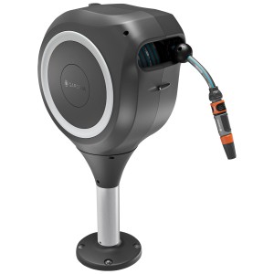 Gardena RollUp S Terrassen-Schlauchbox mit 15m Gartenschlauch und Anschluss.